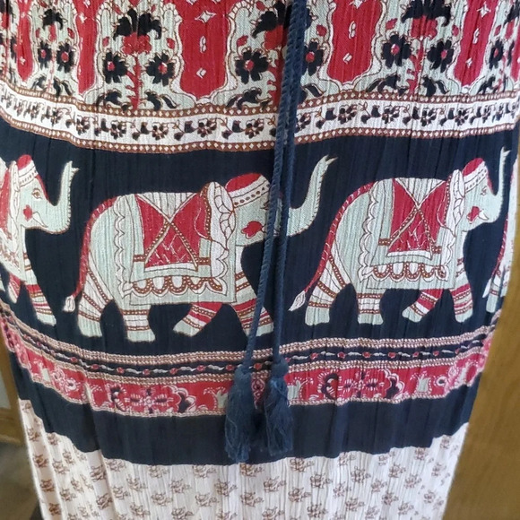 Band of gypsies high side cut lightweight elephant pattern dress - Picture 4 of 8